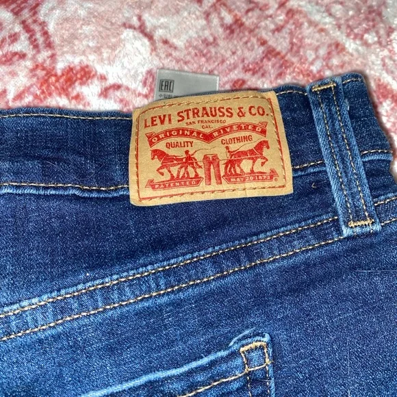 Levi's Deep Indigo Denim Shorts - Picture 4 of 6